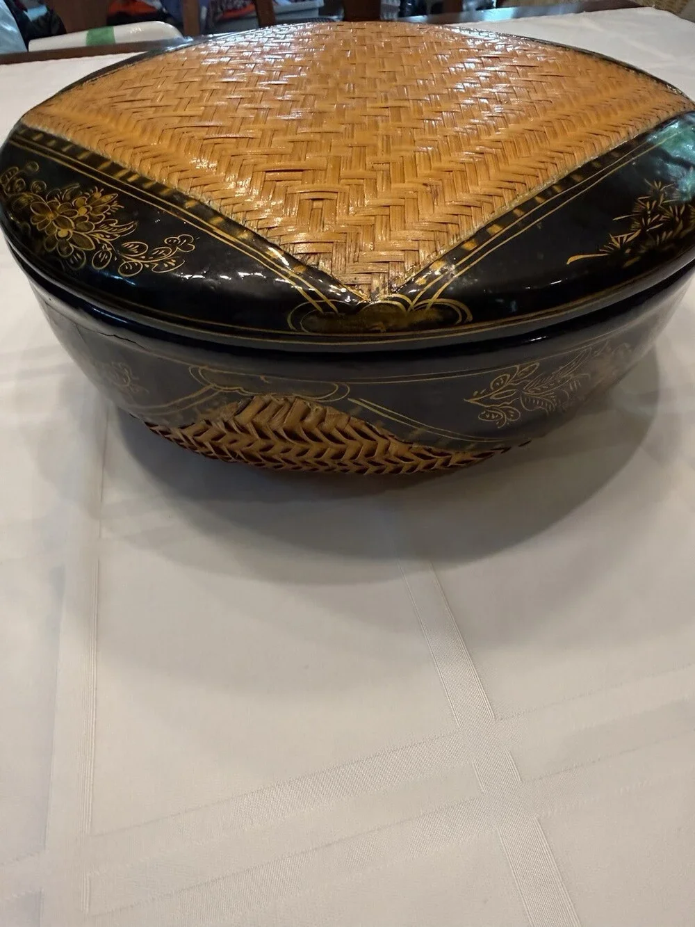 VTG Vietnam Black Lacquer Basket Woven Bamboo Lidded Box Gold Gilt Stamped
